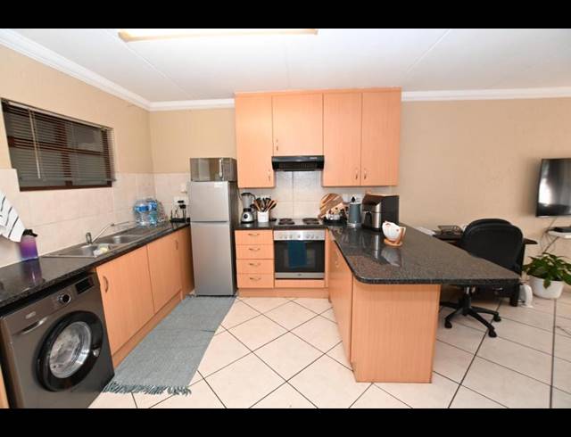 1 BEDROOM PROPERTY TO RENT IN PAULSHOF
